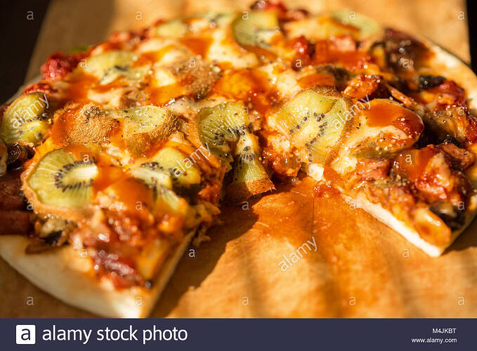 pizza-with-kiwi-M4JKBT