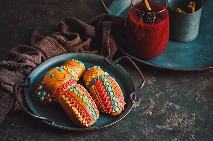 ecuadorian-food-guaguas-de-pan.jpg