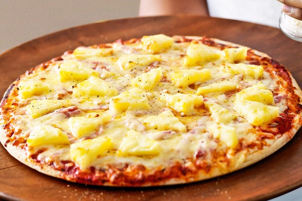 bacon-cheddar-and-pineapple-pizza-18520_l